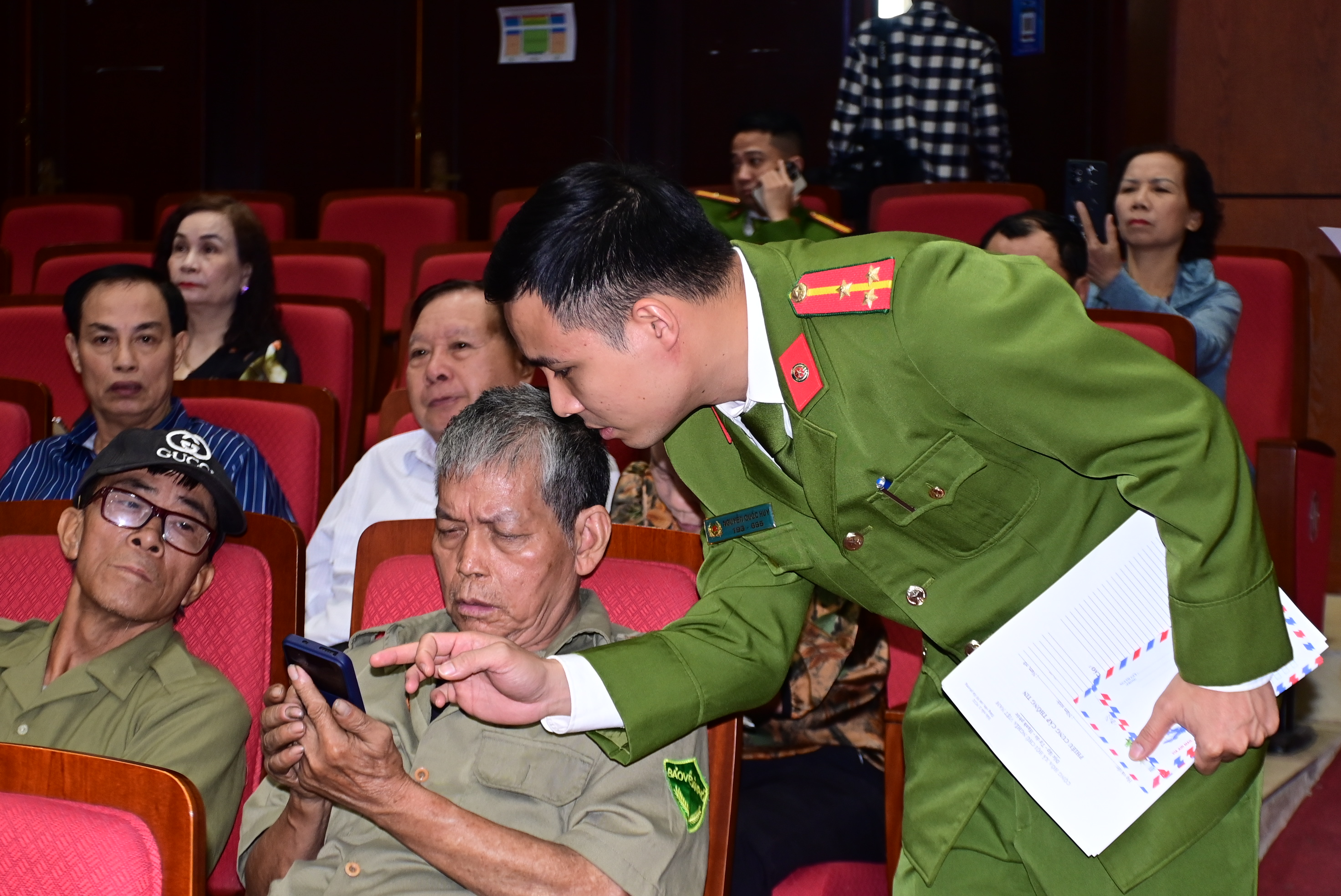 Khối Cảnh sát nhân dân tăng cường công tác xây dựng Đảng